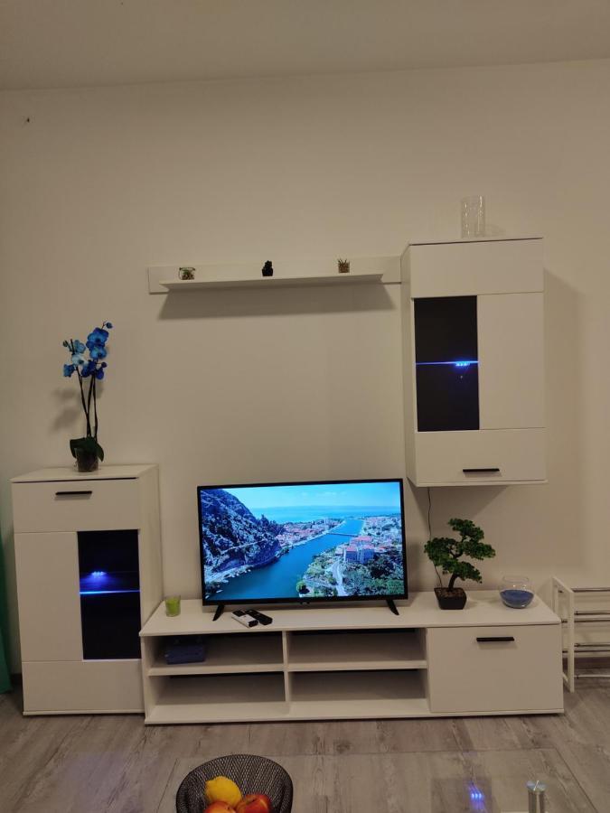 Apartment Ravnice 오미스 외부 사진
